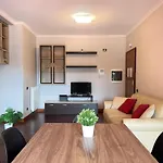 Sun Nest - Terrace & Garage Fiumicino