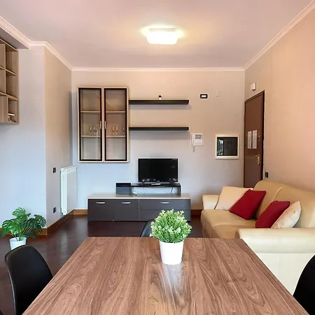 Sun Nest - Terrace & Garage Fiumicino