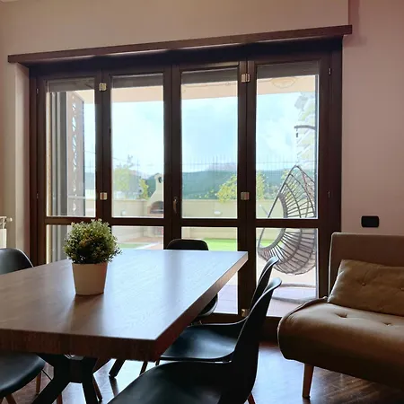 Sun Nest - Terrace & Garage Apartment