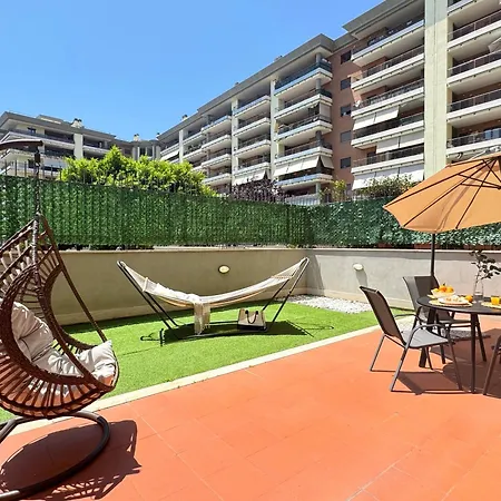 Sun Nest - Terrace & Garage Apartment